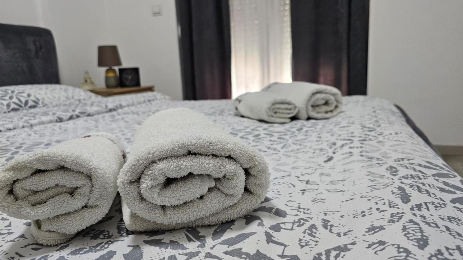 פריזאי Cozy Apartment - 2 Bedrooms In The Best City Area. מראה חיצוני תמונה