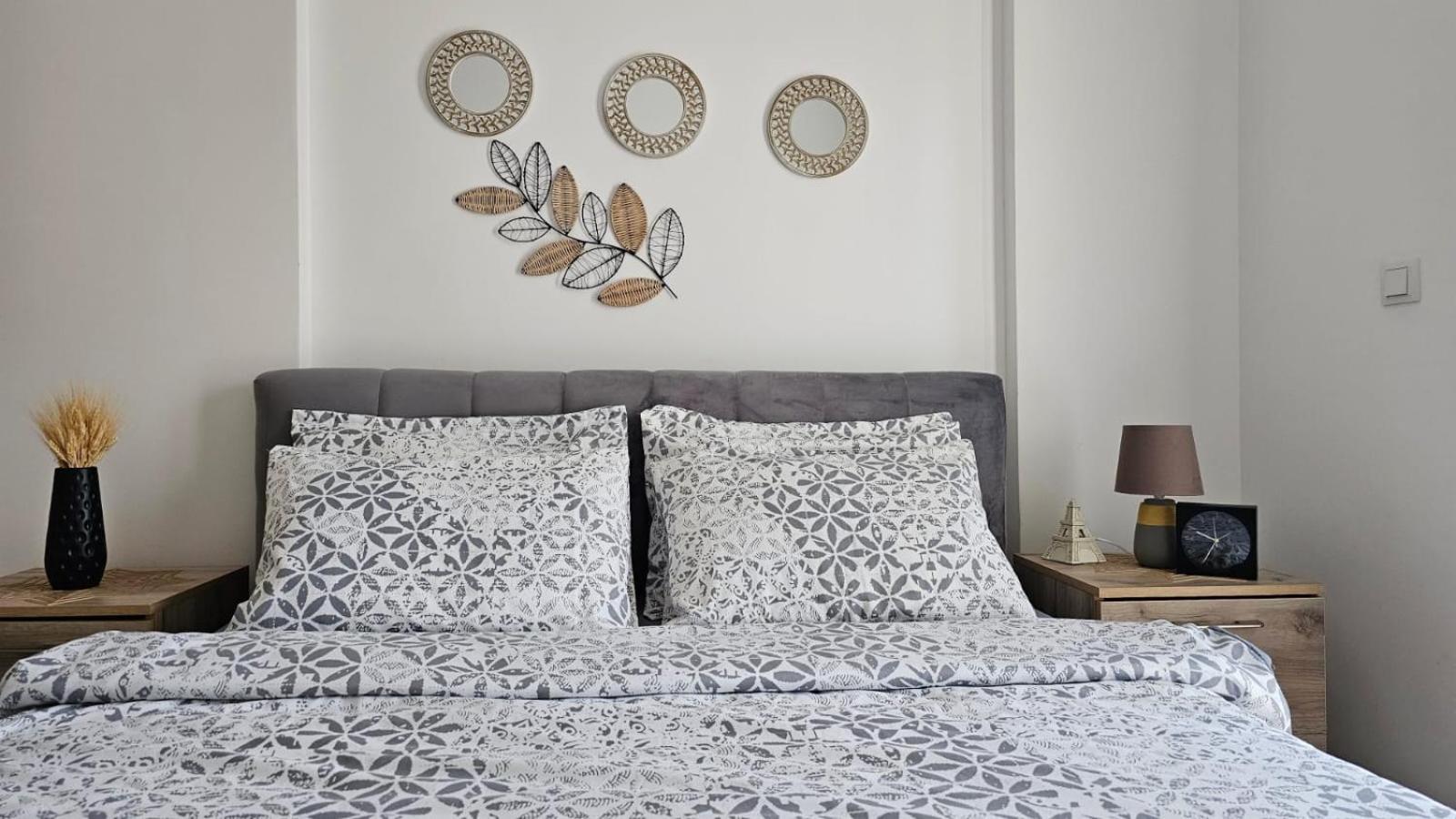 פריזאי Cozy Apartment - 2 Bedrooms In The Best City Area. מראה חיצוני תמונה