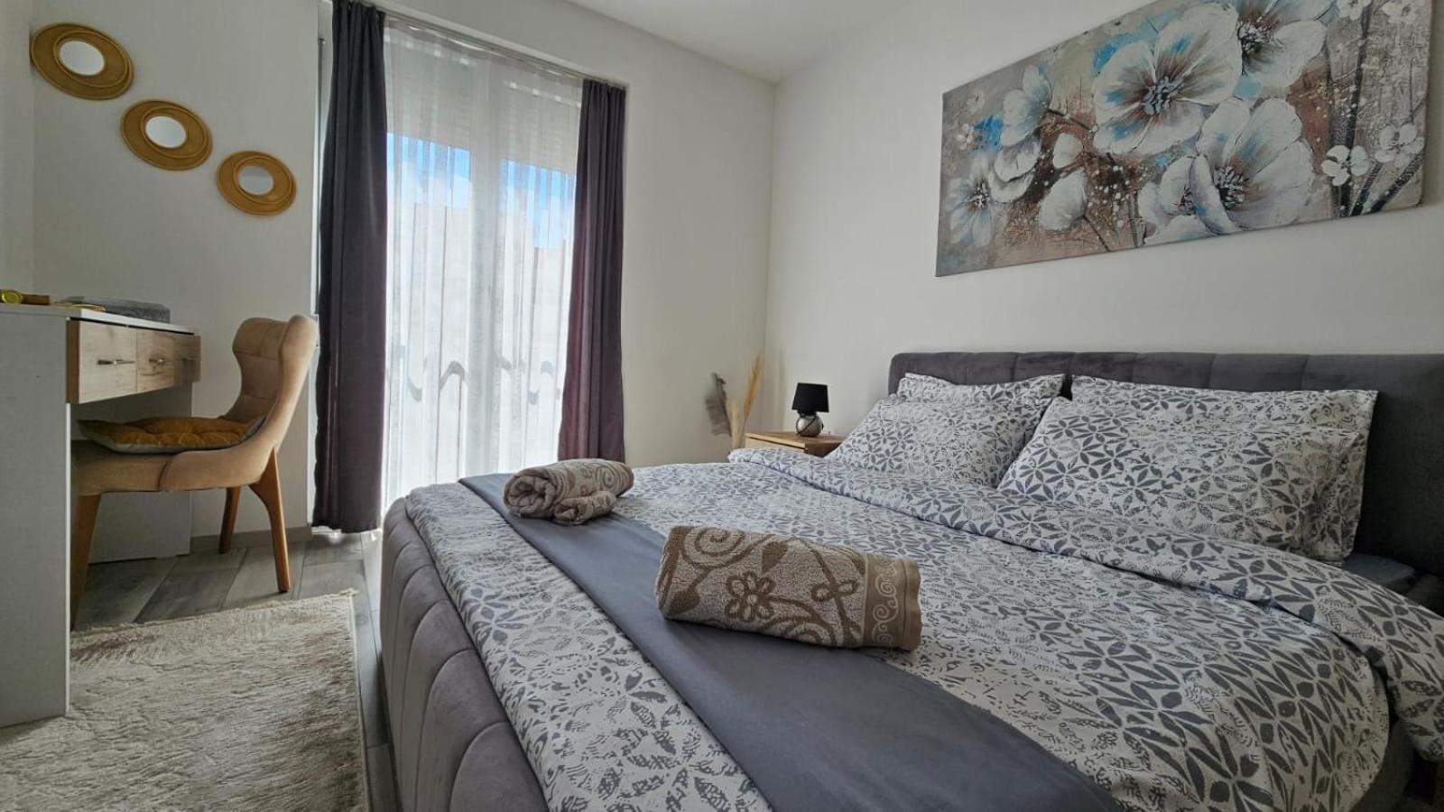 פריזאי Cozy Apartment - 2 Bedrooms In The Best City Area. מראה חיצוני תמונה